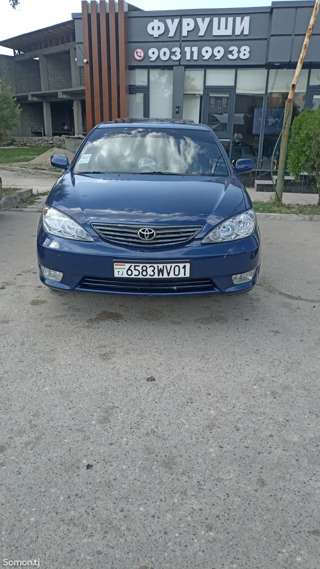 Toyota Camry 2004 · 2.4 MT