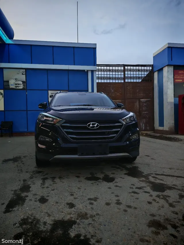 Hyundai Tucson 2015 · 1.6 AT