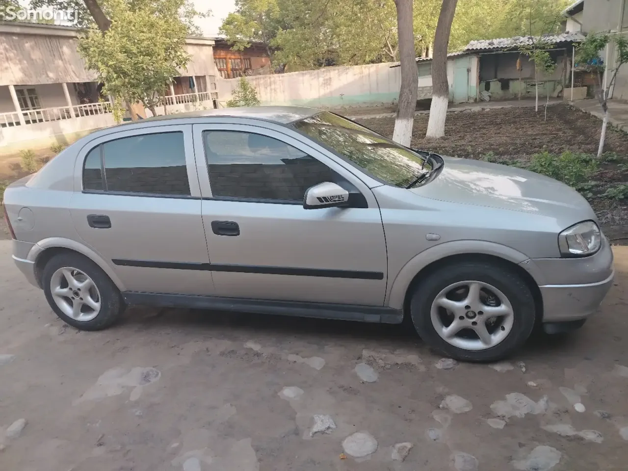Opel Astra G 1999 · 1.6 MT