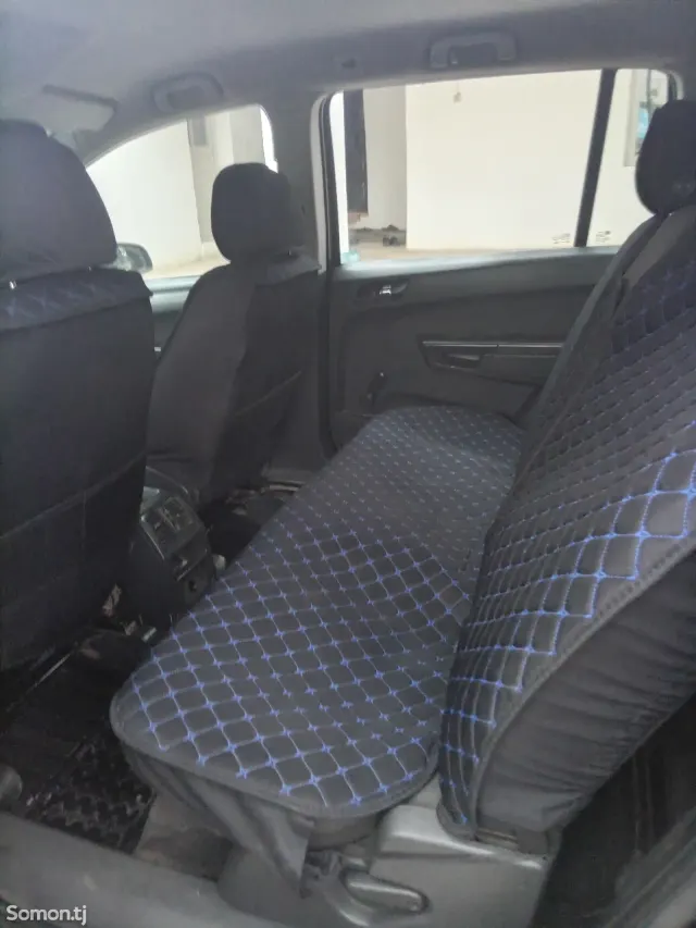 Opel Zafira 2006 · 1.9 MT