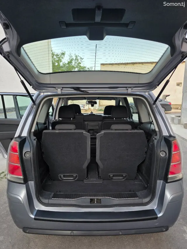 Opel Zafira 2006 · 2.2 AT
