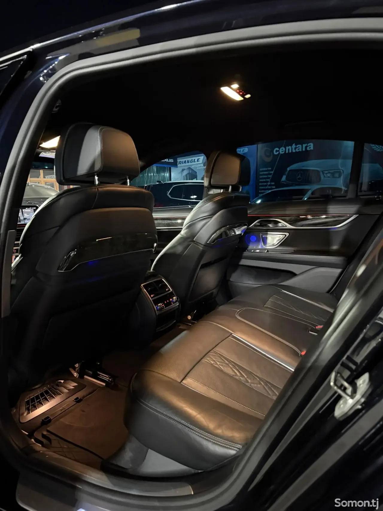 BMW 7 series 2018 · 4.4 AT