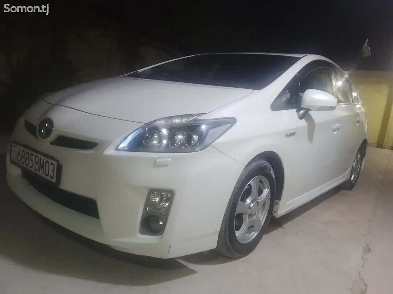 Toyota Prius 2011 · 1.8 CVT