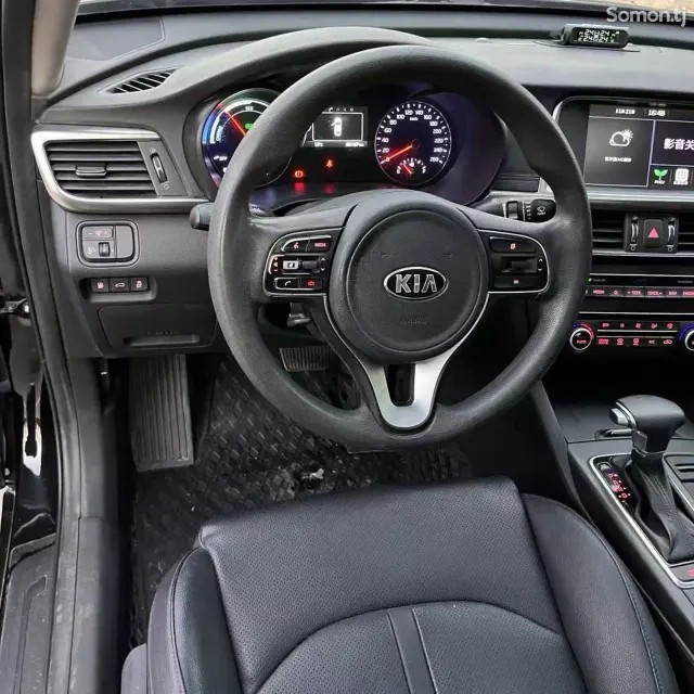Kia K5 2018 · 2.0 AT