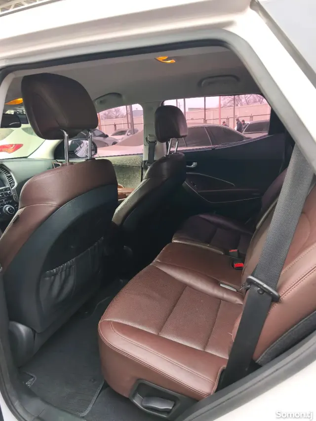 Hyundai Santa Fe 2016 · 2.0 AT