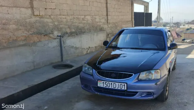 Hyundai Accent 2005 · 1.6 MT