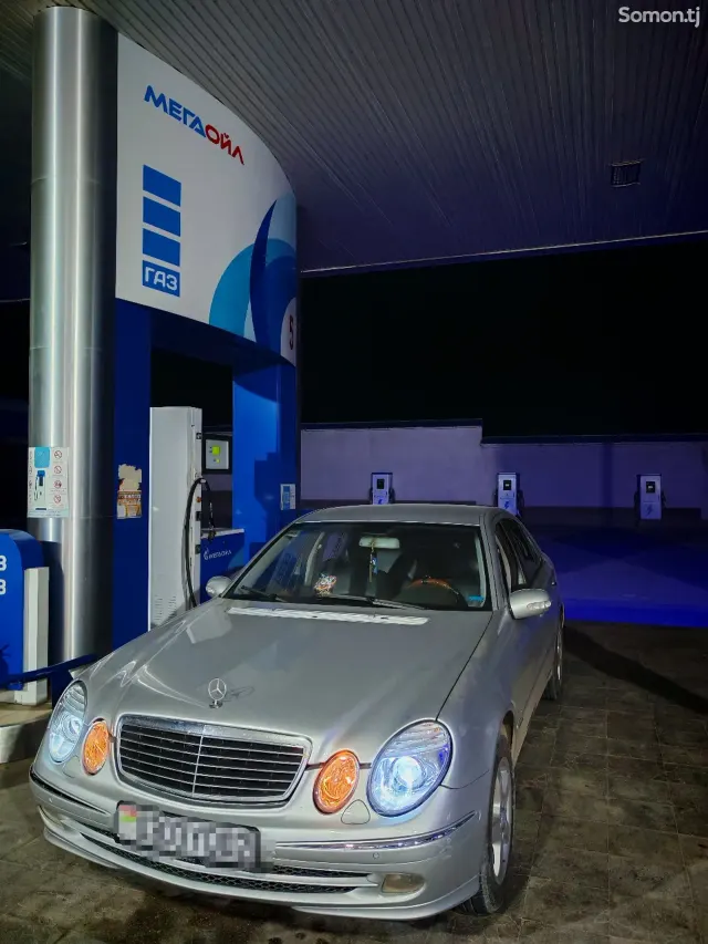 Mercedes-Benz E class 2002 · 3.2 AT
