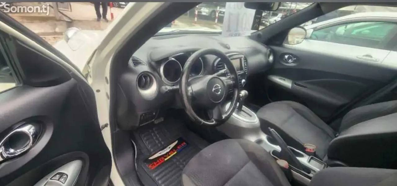 Nissan Juke 2011 · 1.6 AT