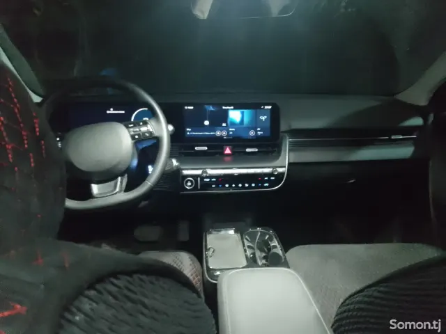 Hyundai IONIQ 2024 · AT