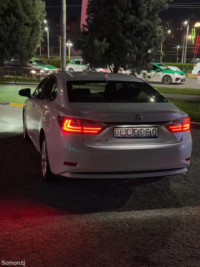 Lexus ES series 2017 · 2.5 AT