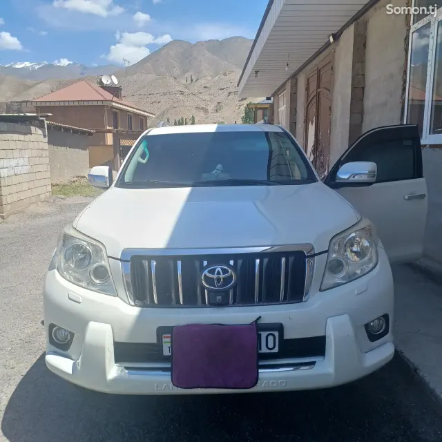 Toyota Land Cruiser Prado 2013 · 2.7 MT