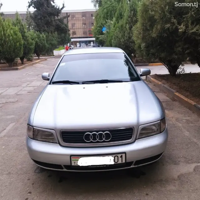 Audi A4 1998 · 1.8 MT