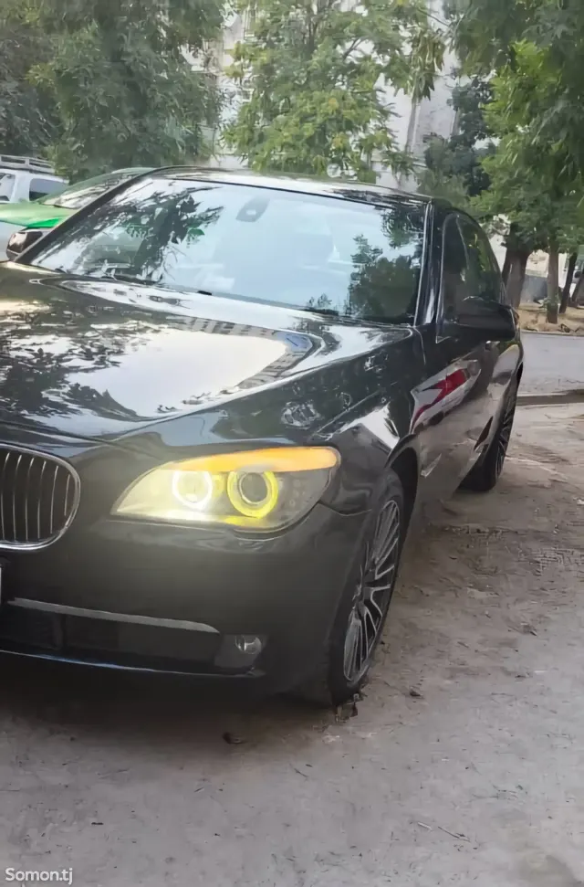 BMW 7 series 2011 · 4.4 AT