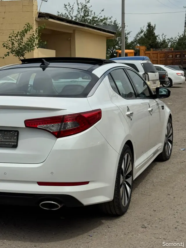 Kia K5 2011 · 2.0 AT