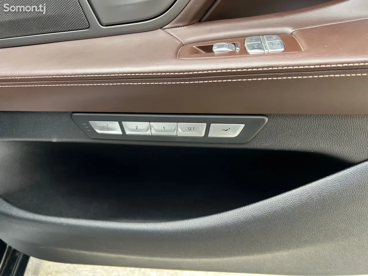 BMW 7 series 2016 · 3.0 AT