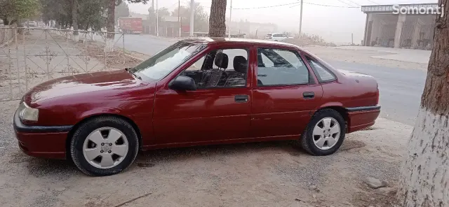 Opel Vectra A 1994 · 1.6 MT