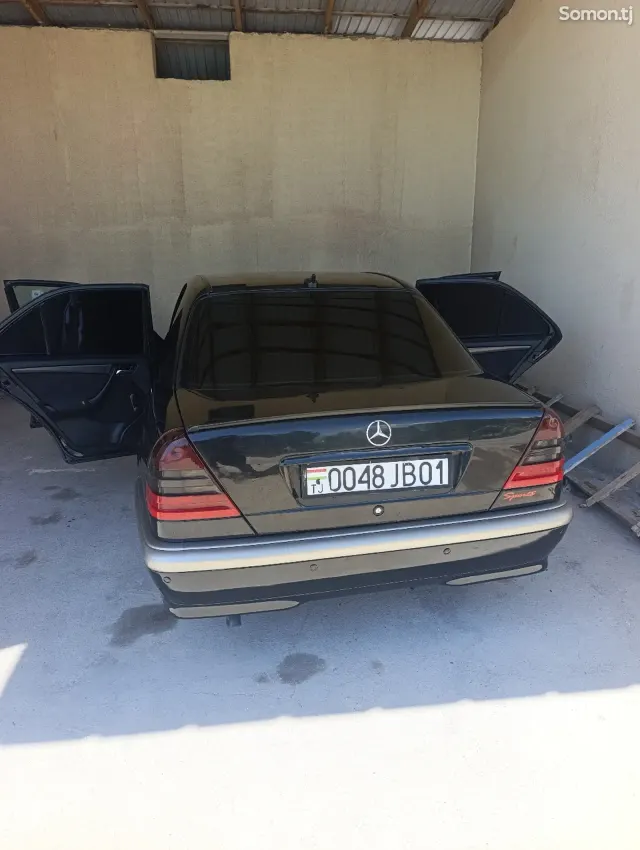 Mercedes-Benz G class 2000 · 1.8 MT