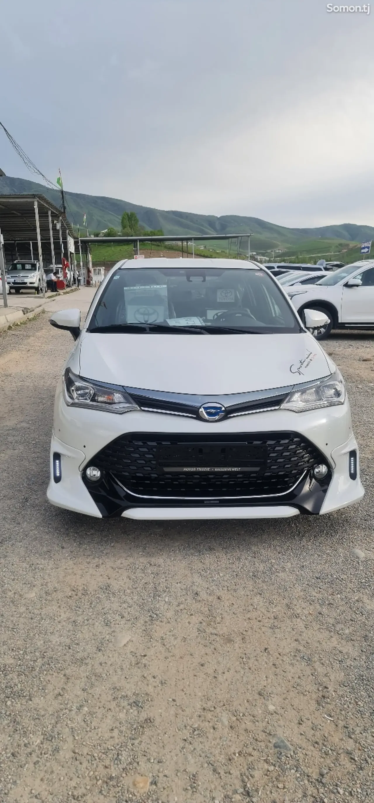 Toyota Fielder 2015 · 1.5 AT