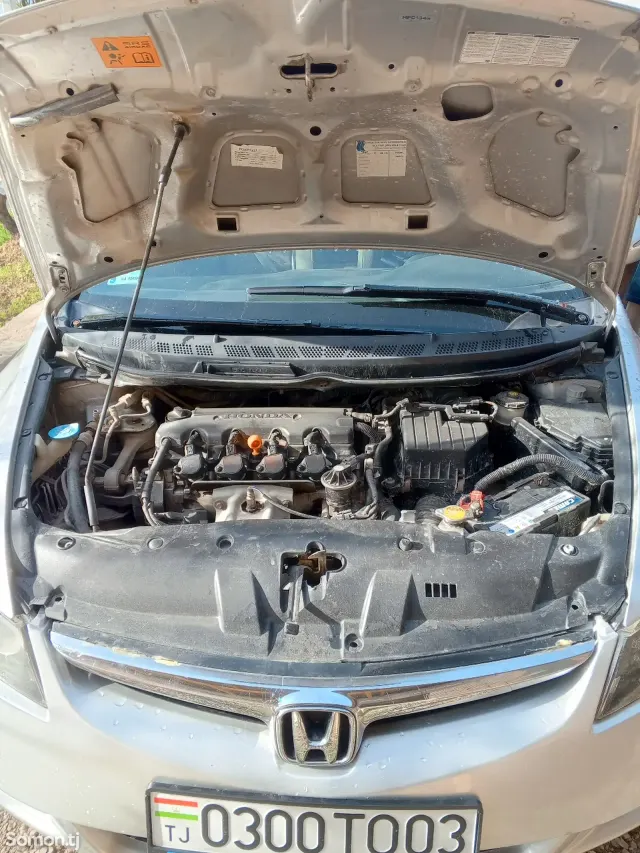 Honda Civic 2006 · 1.8 MT