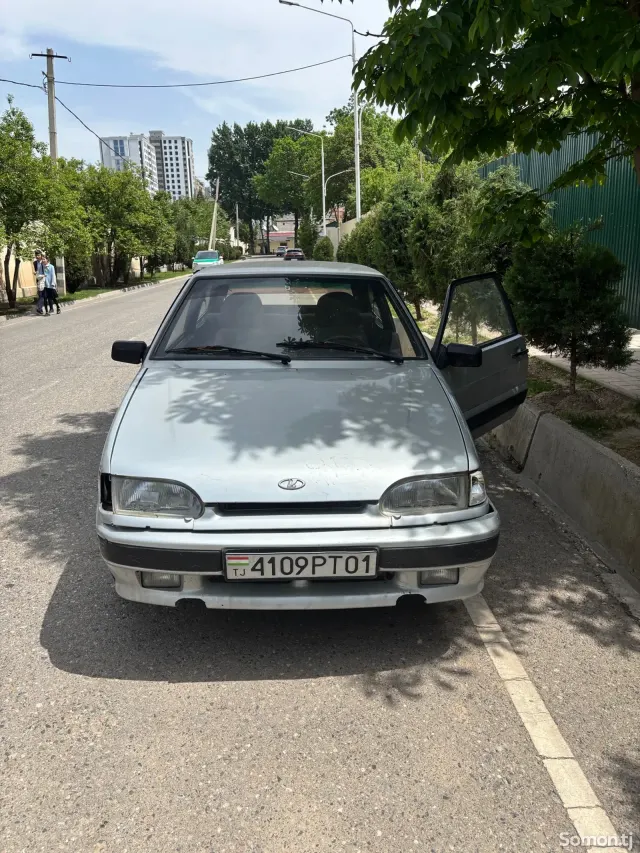 Lada (ВАЗ) 2113 2002 · 1.6 MT