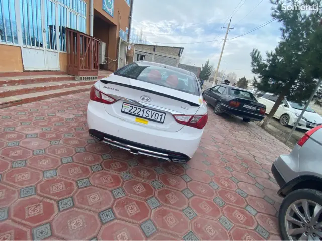 Hyundai Sonata 2010 · 2.0 AT