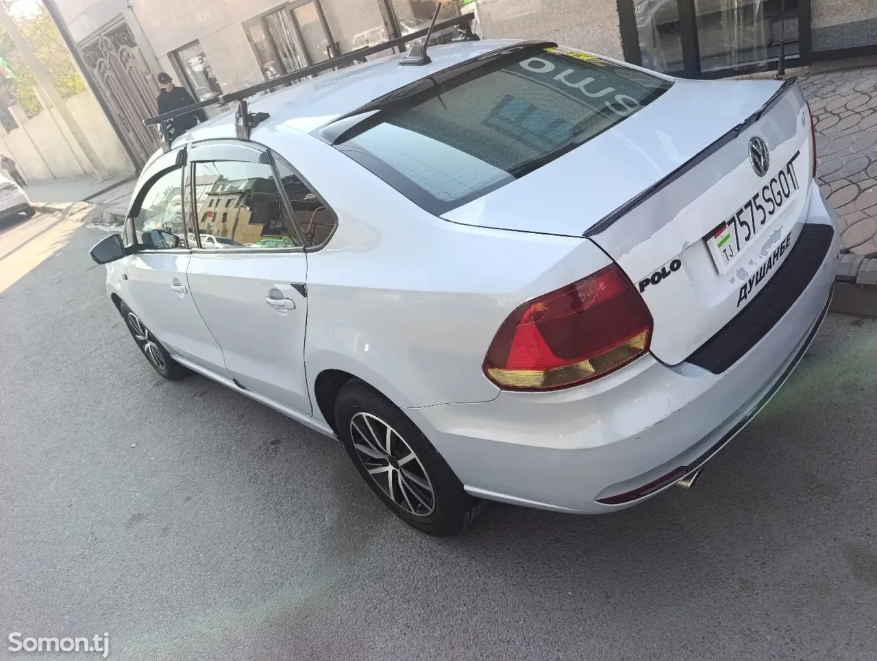 Volkswagen Polo 2018 · 1.6 MT