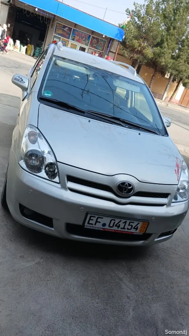 Toyota Corolla Verso 2006 · 1.8 MT