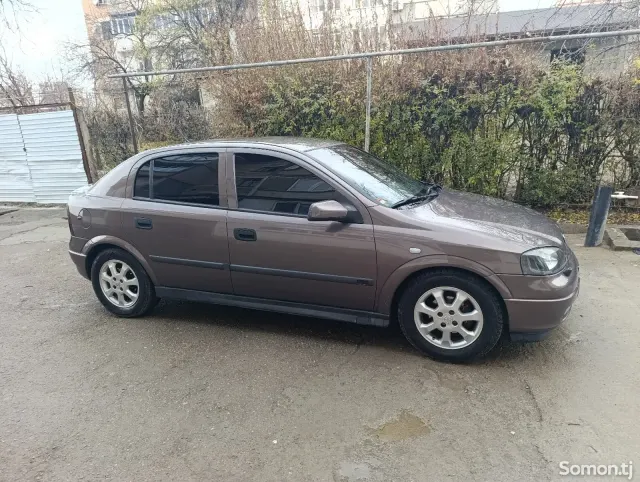 Opel Astra G 1999 · 1.6 MT
