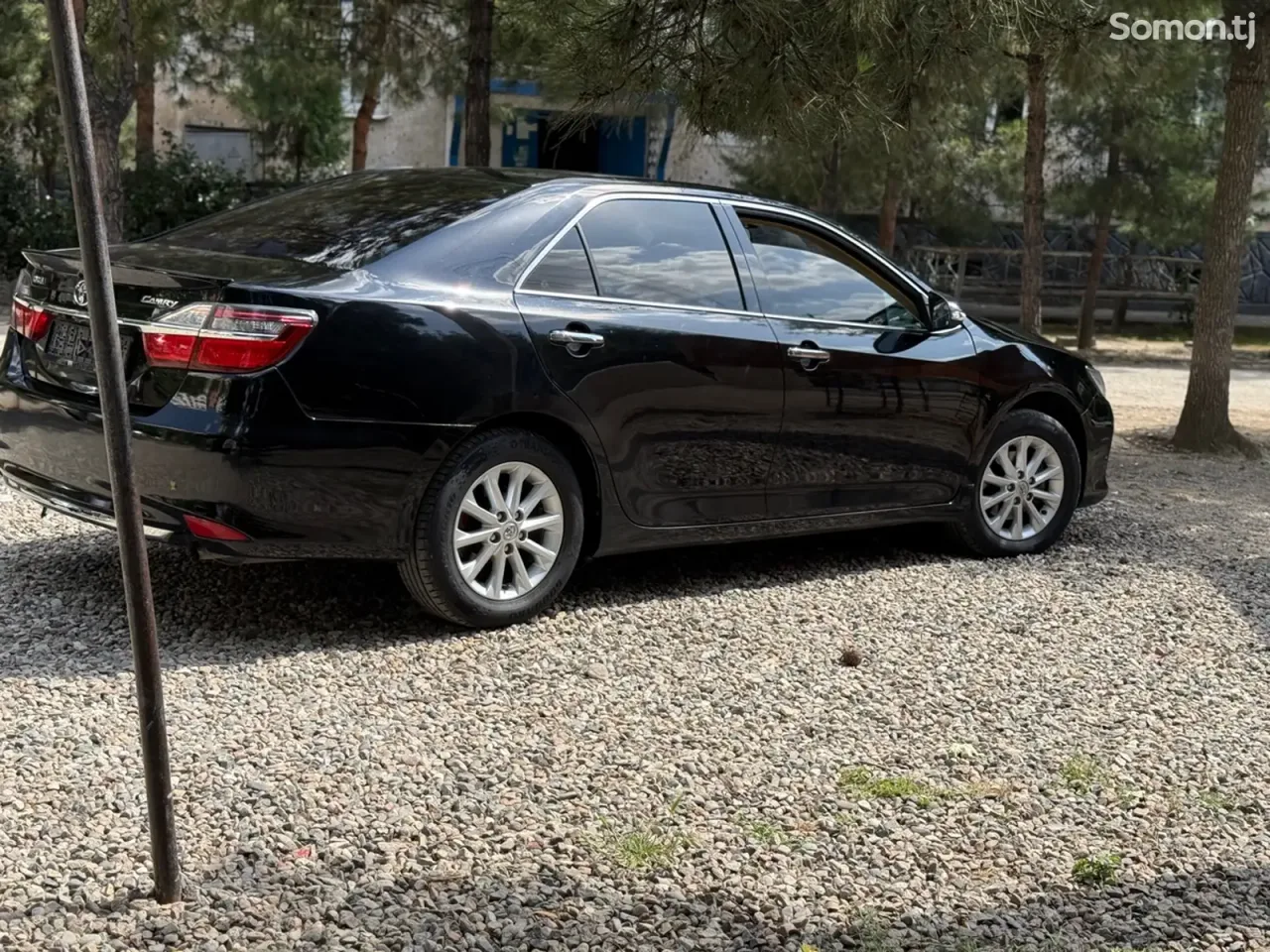 Toyota Camry 2015 · 2.0 AT