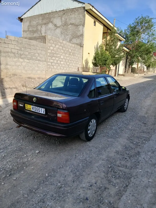 Opel Vectra A 1993 · 1.6 MT