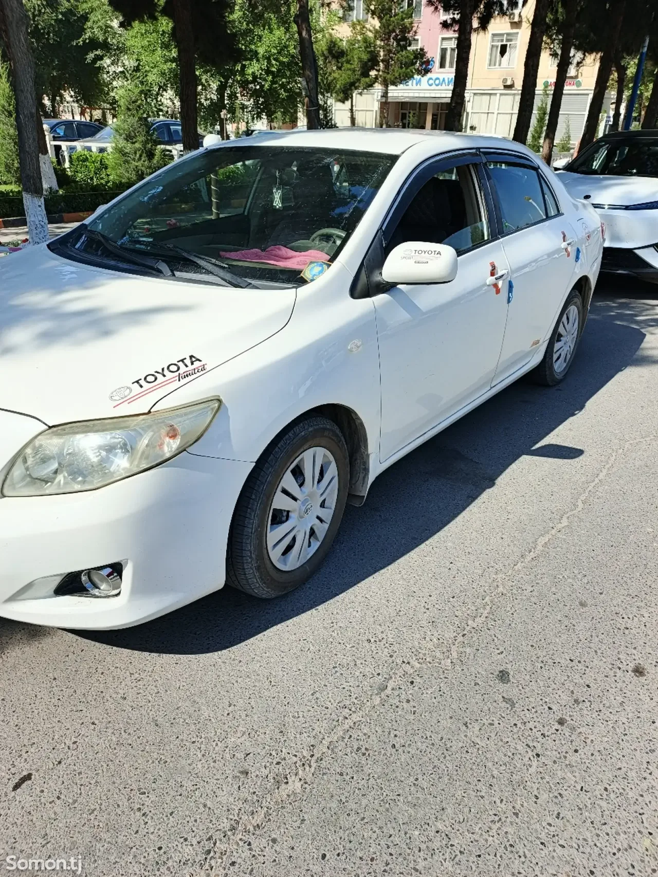 Toyota Alphard 2008 · 1.6 MT