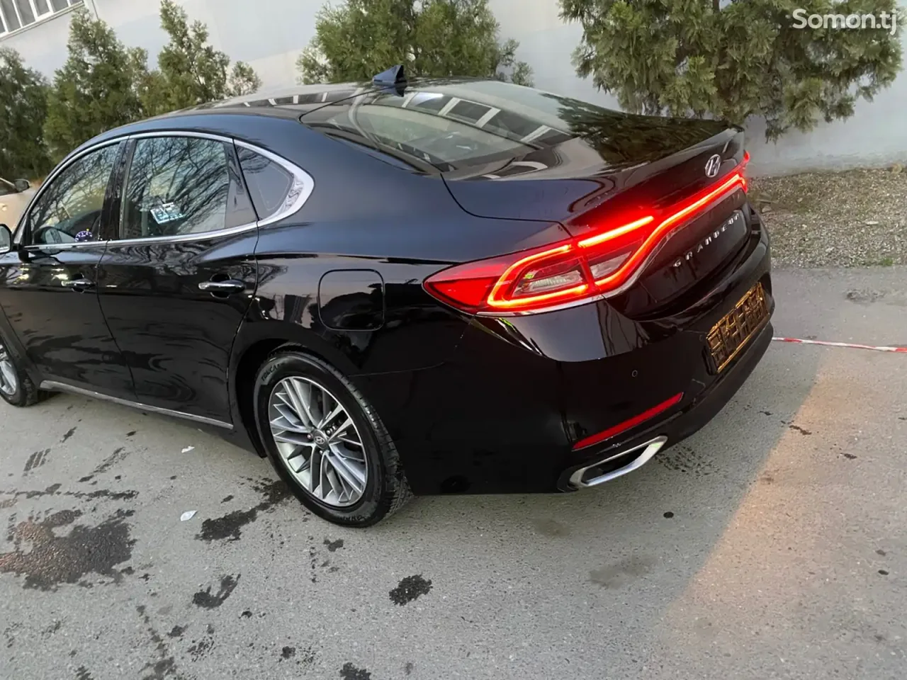 Hyundai Grandeur 2016 · 2.4 AT