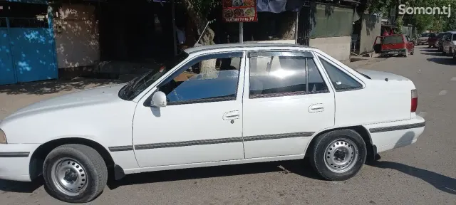 Daewoo Nexia 1996 · 1.6 MT