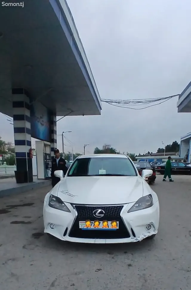 Lexus IS series 2011 · 2.5 AT