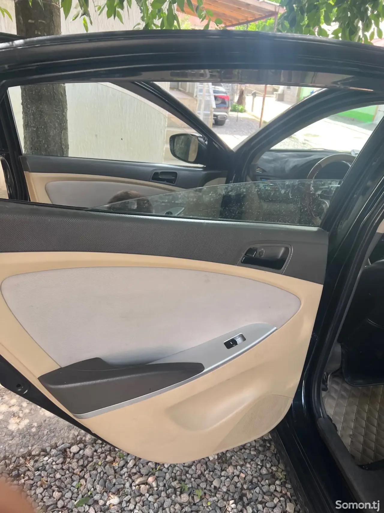 Hyundai Solaris 2016 · 1.6 AT