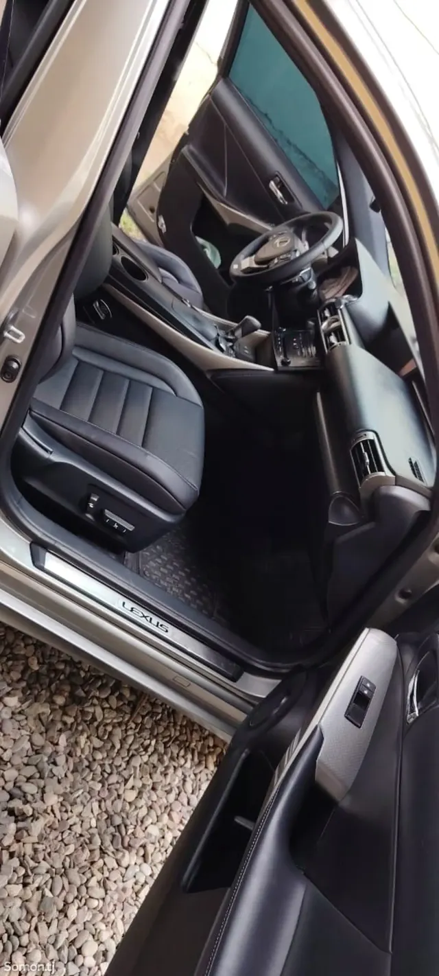 Lexus IS series 2014 · 3.5 AT