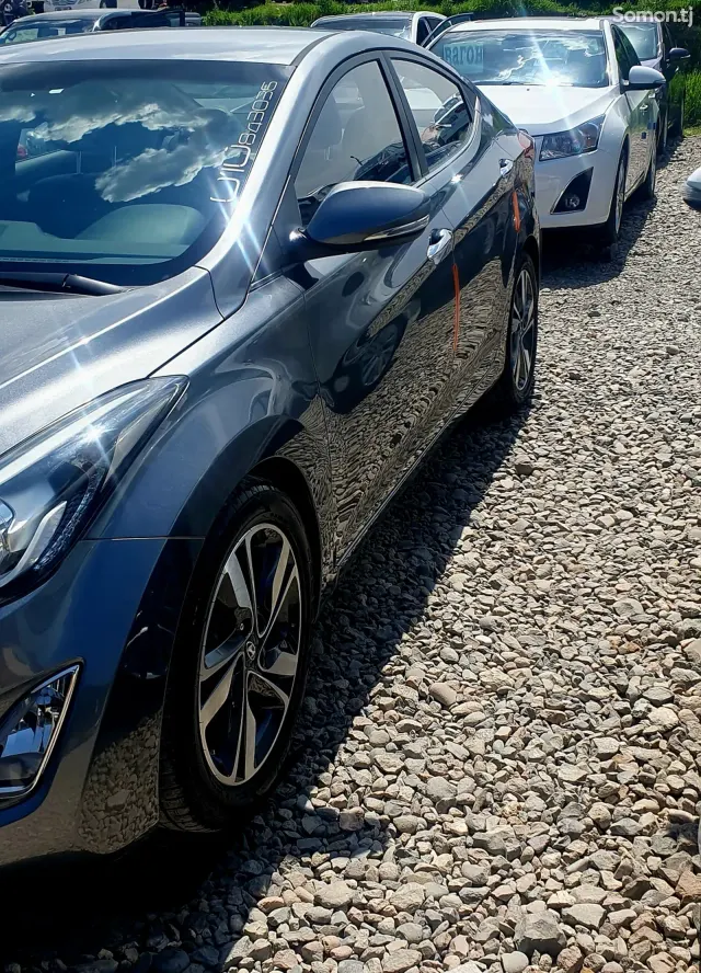 Hyundai Avante 2015 · 1.6 AT