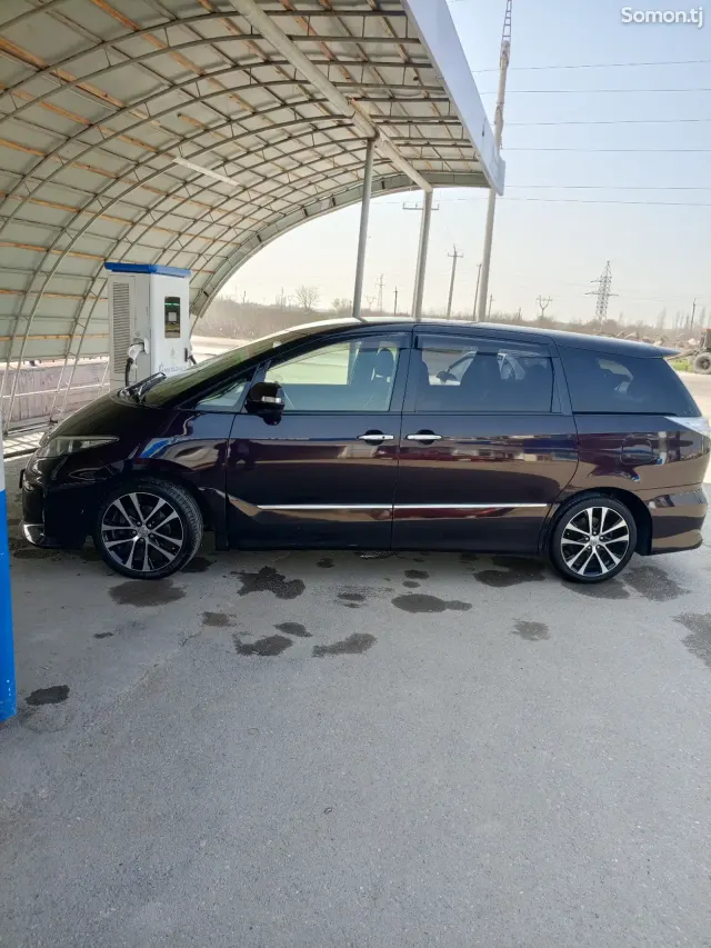 Toyota Estima 2014 · 2.4 AT