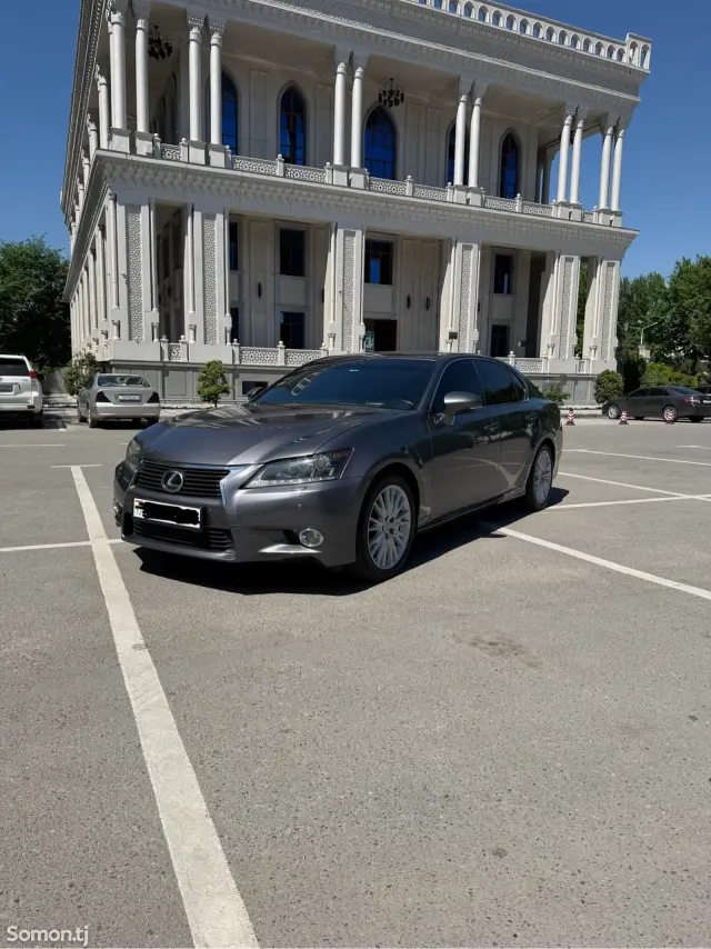 Lexus GS series 2013 · 4.5 AT