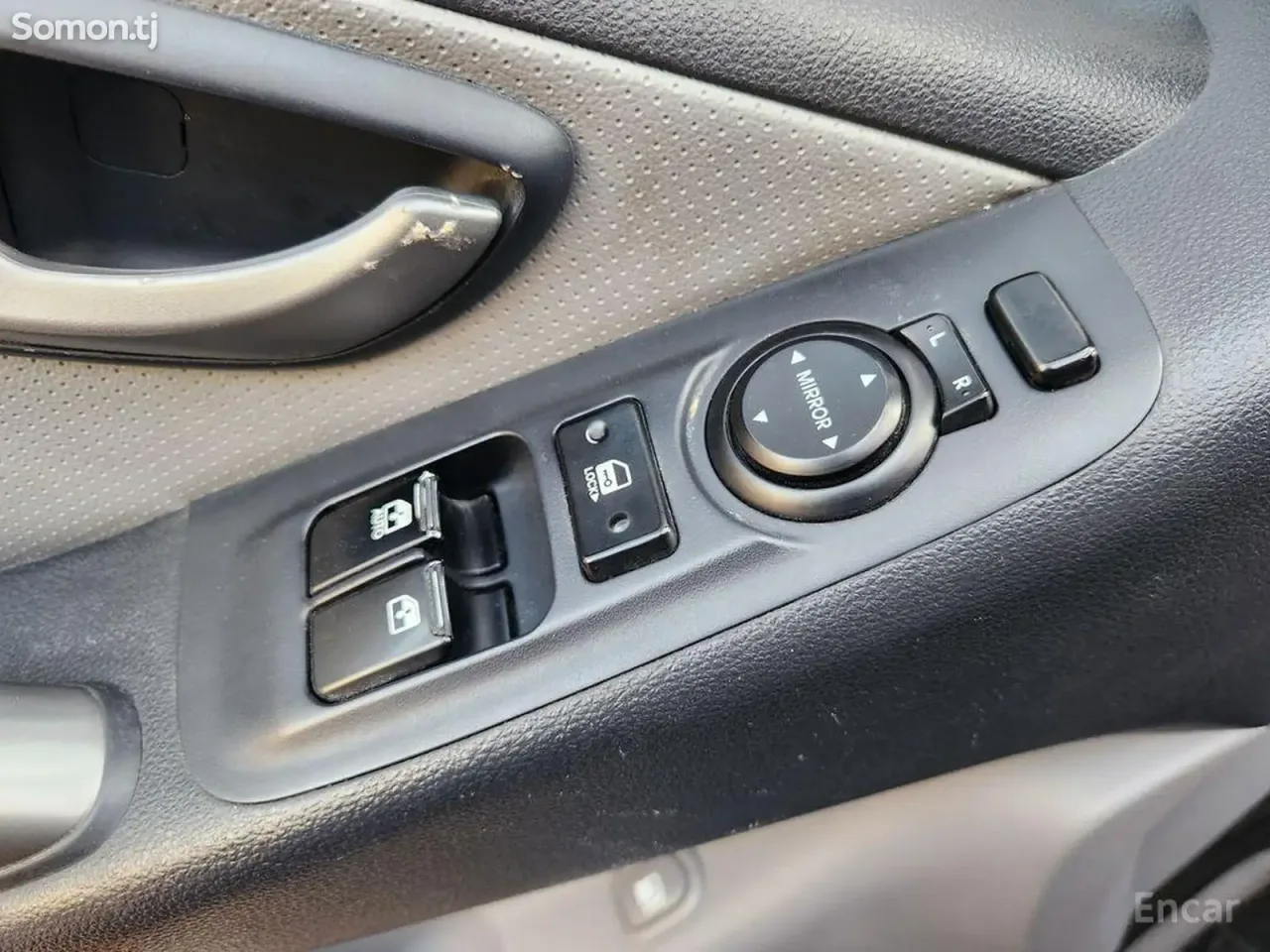 Hyundai Staria 2015 · 2.5 AT