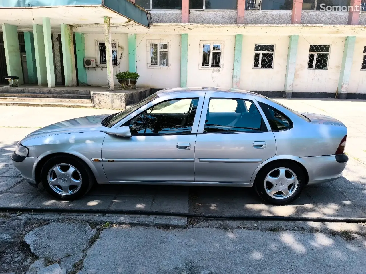 Opel Vectra B 1997 · 1.6 MT