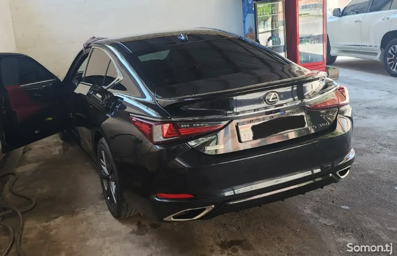 Lexus ES series 2020 · 3.5 AT