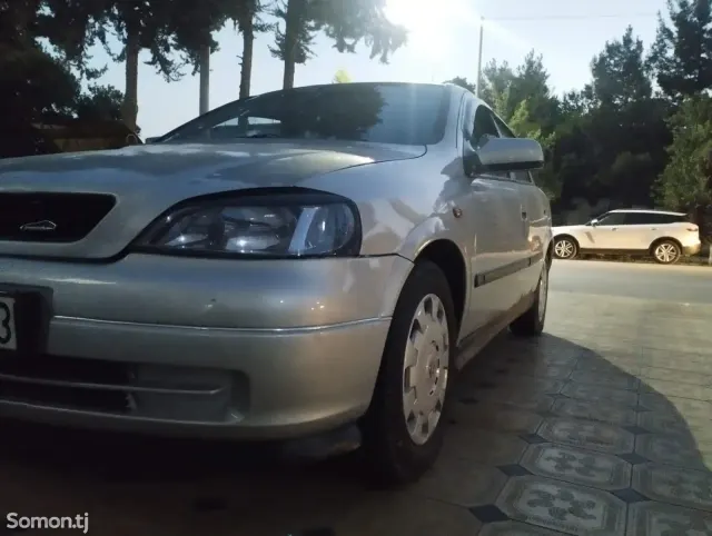 Opel Astra G 1998 · 1.6 MT