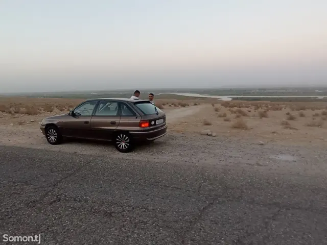 Opel Astra F 1997 · 1.6 MT