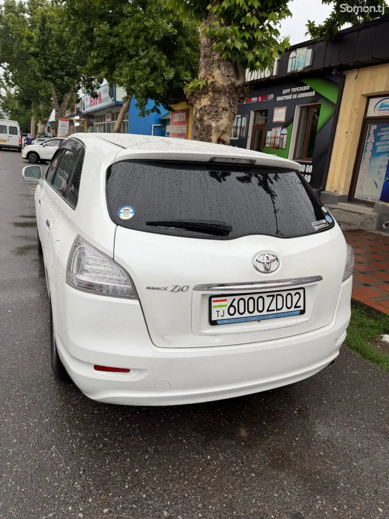 Toyota Mark X ZiO 2010 · 2.4 AT