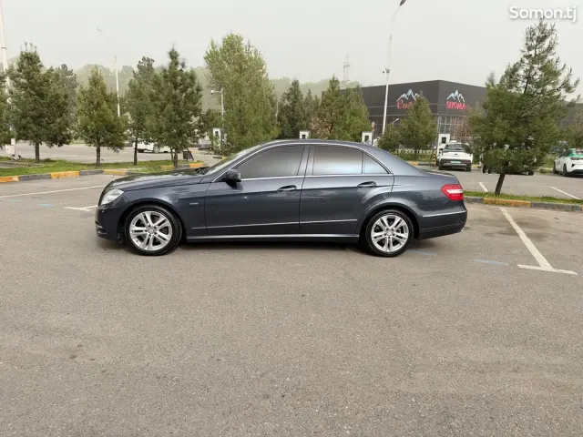 Mercedes-Benz E class 2012 · 3.5 AT