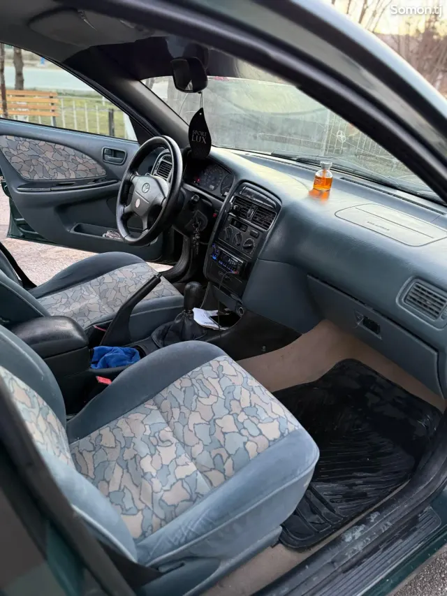 Toyota Avensis 1998 · 1.8 MT