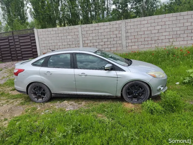 Ford Focus 2013 · 2.0 AT