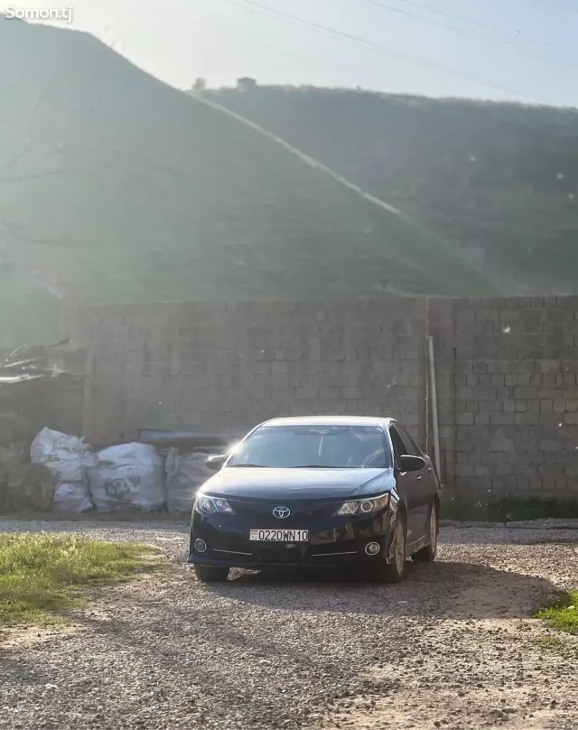 Toyota Camry 2013 · 2.5 AT