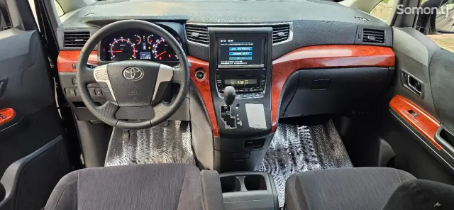 Toyota Vellfire 2014 · 2.4 AT